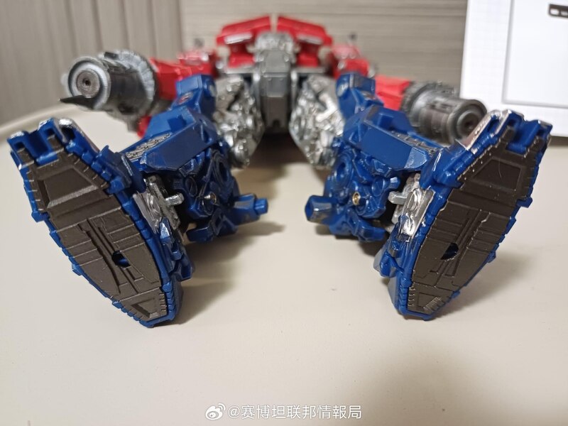 Image Of DK 44 102BB Optimus Prime Upgrades In Hand From DNA Design  (8 of 10)